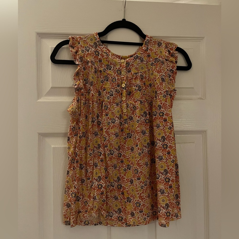 Loft top with tags, gold buttons